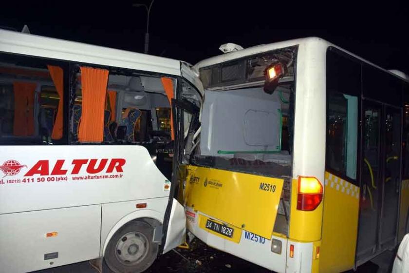 Havalimanı personelini taşıyan servis kaza yaptı: 8 yaralı