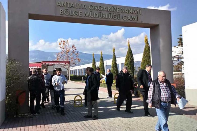 EMEP üyeleri OSB'de asgari ücret bildirisi dağıttı