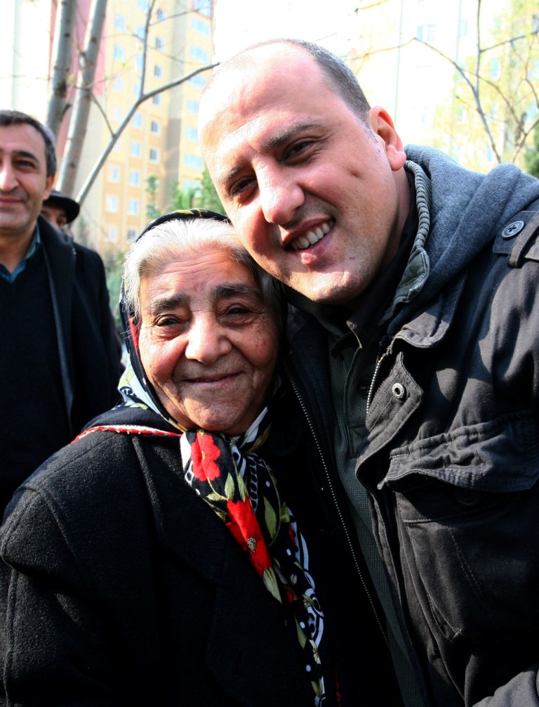 Fadime Ana Ahmet’le (Fotoğraf: Özcan Yaman)