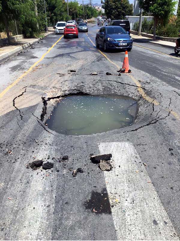 Bodrum'da su isale hattı patladı (Fotoğraf: DHA)