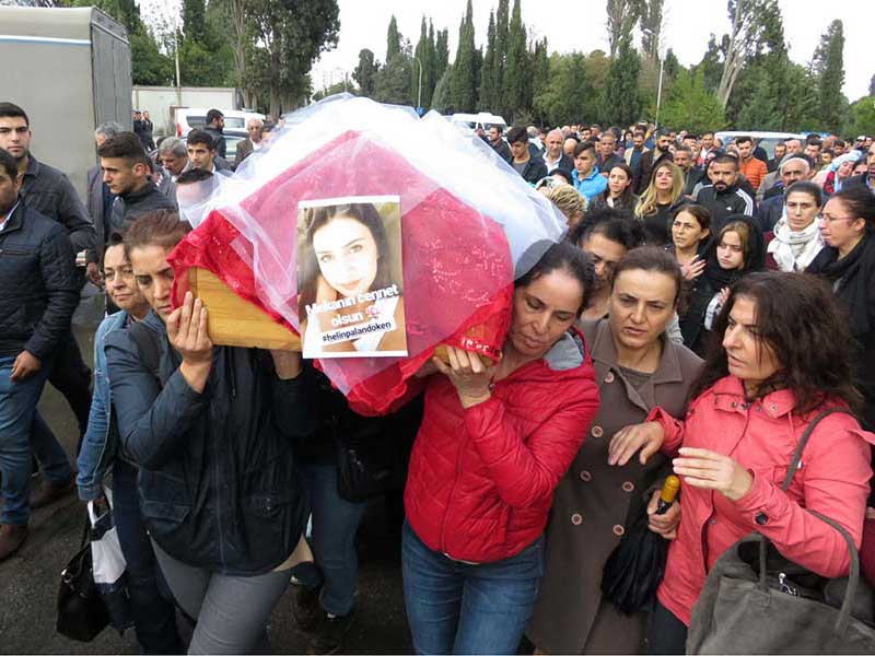 Helin Palandöken'i kadınlar uğurladı (Fotoğraf: DHA)