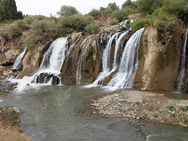 Muradiye Şelalesi