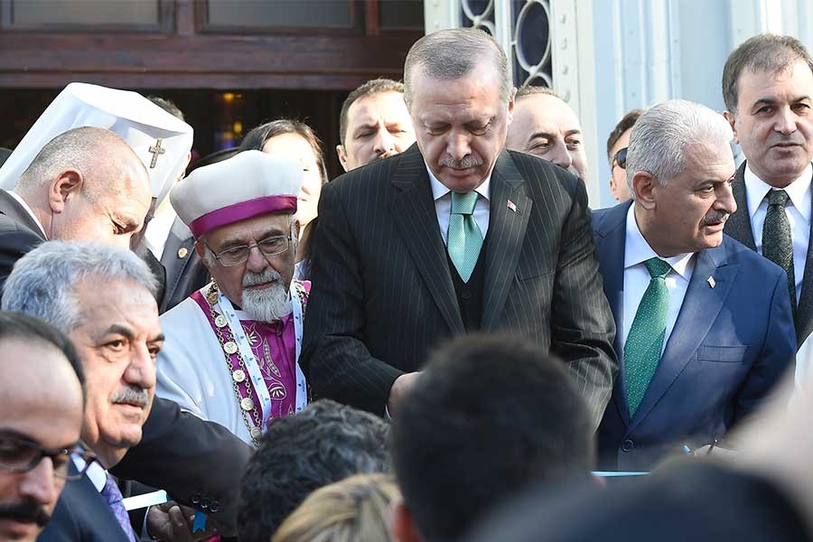 Tayyip Erdoğan, kilise açılışını fırsata çevirdi