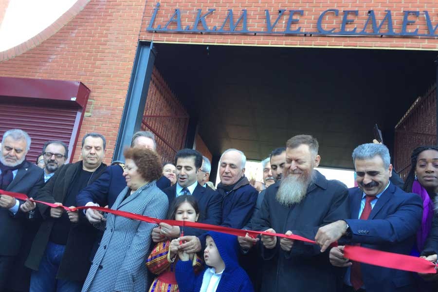 Avrupa’nın en büyük cemevi Londra’da açıldı