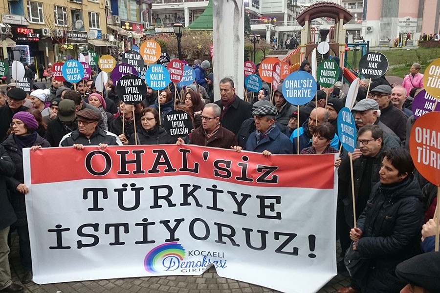 Kocaeli Demokrasi Girişimi'nden 'OHAL’siz Türkiye' eylemi