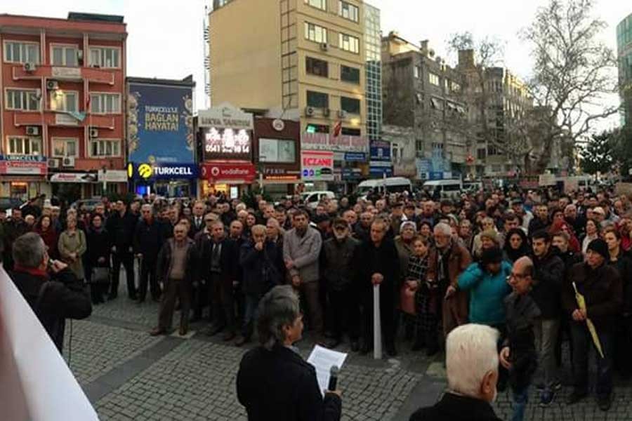 Edremit’te yüzler ‘OHAL’e hayır’ dedi