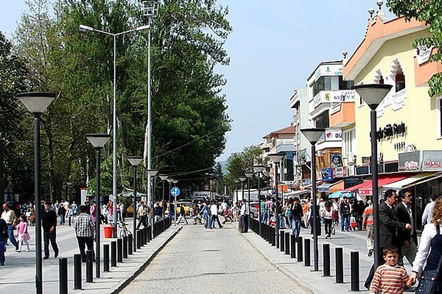 Düzce'nin Gölyaka ilçesinde deprem nedeniyle eğitime ara verildi