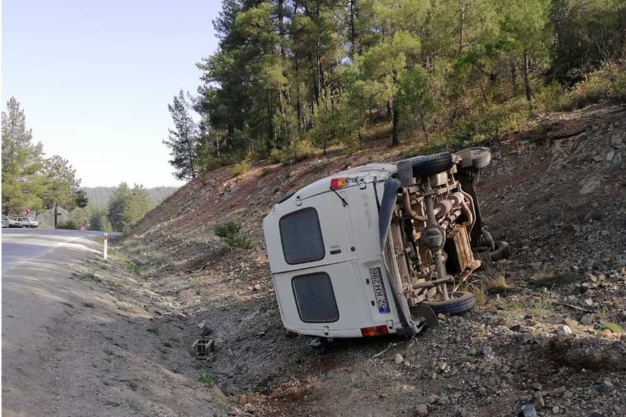 Bursa’da işçi servisi devrildi: 2’si ağır, 10 yaralı