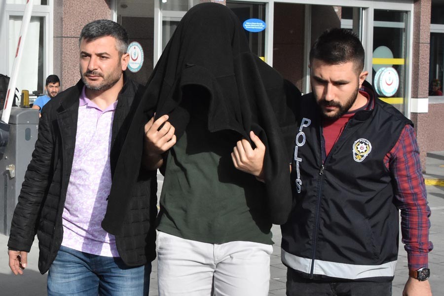 Yurt genelinde 'FETÖ' operasyonları: Asker ve bürokratlara gözaltı