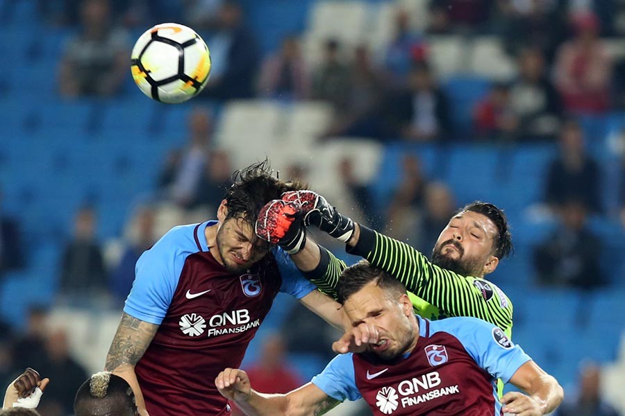 Trabzonspor-Kasımpaşa maçında 7 gol, 2 kırmızı kart: 2-5