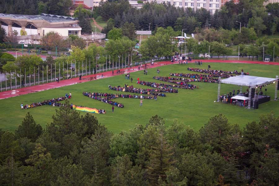 Üniversite ve işyerlerinde ‘T A M A M’ yazıldı