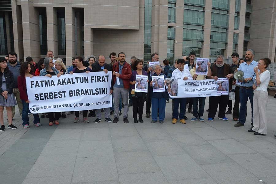 Kadıköy’de ‘barış’ dedikleri için tutuklanan 11 kişi tahliye edildi