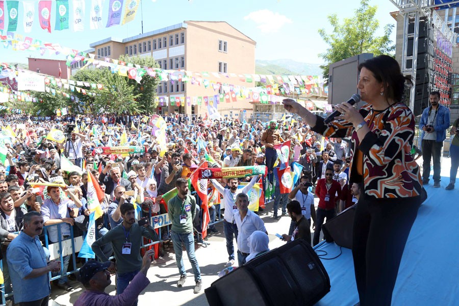 Buldan: Gençler sizden kıraathane değil iş istiyor, gelecek istiyor