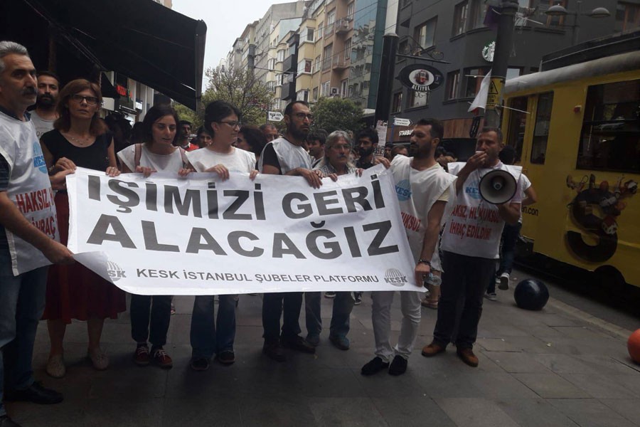 İstanbul'da KESK üyelerinin eylemine saldırı: Çok sayıda gözaltı