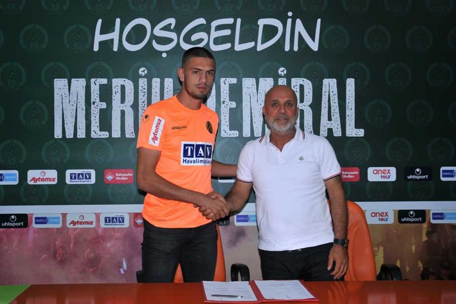 Alanyaspor, Sporting Lizbon'dan Merih Demiral'ı kiraladı