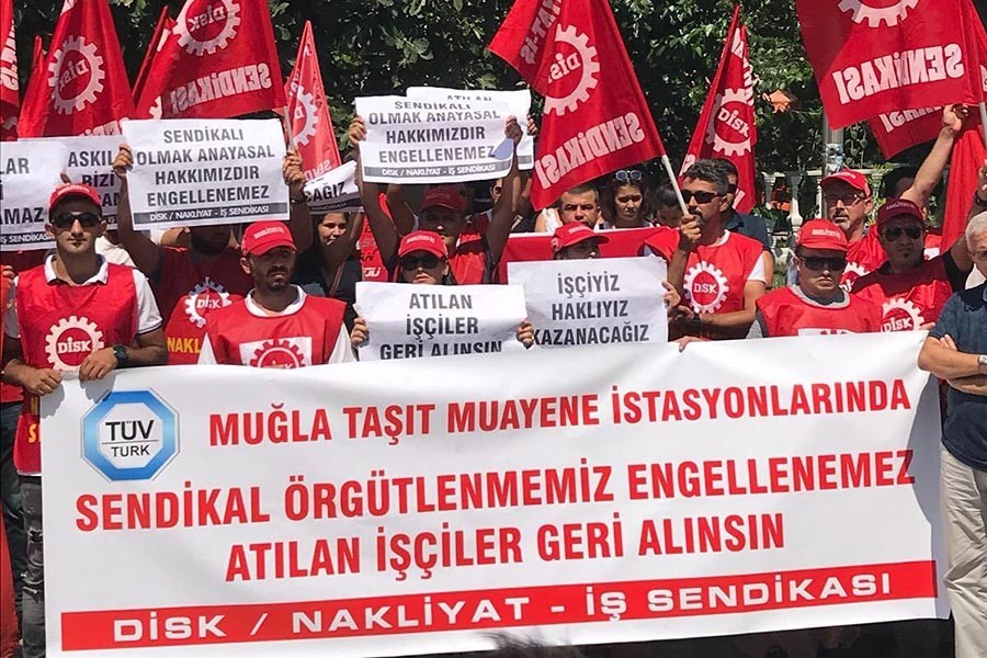 TÜVTÜRK’te işten atmalar protesto edildi