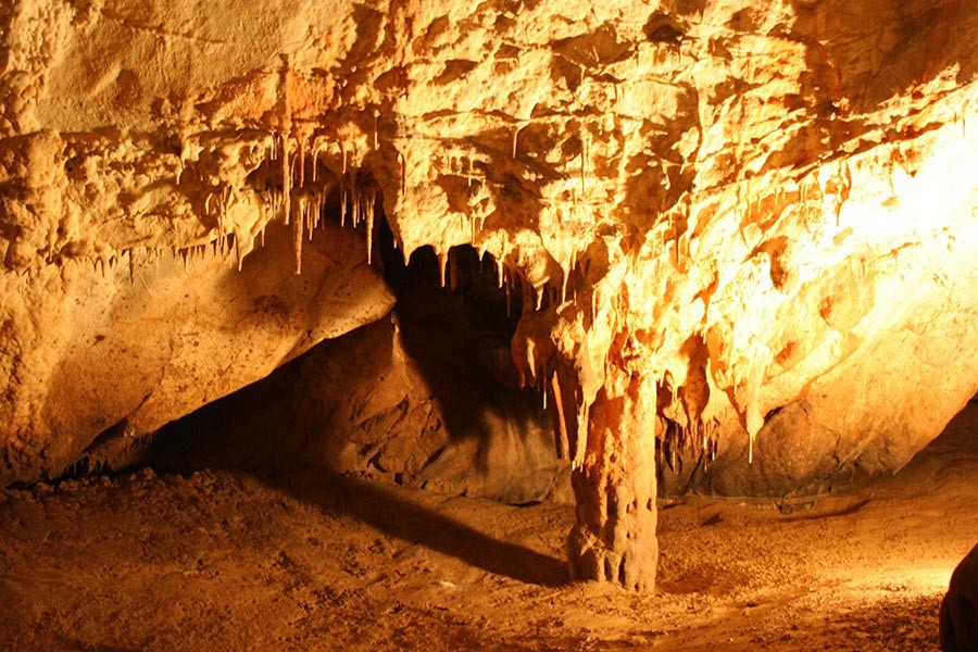 Tarihin en eski çizimi Güney Afrika'daki Blombos Mağarası'nda bulundu