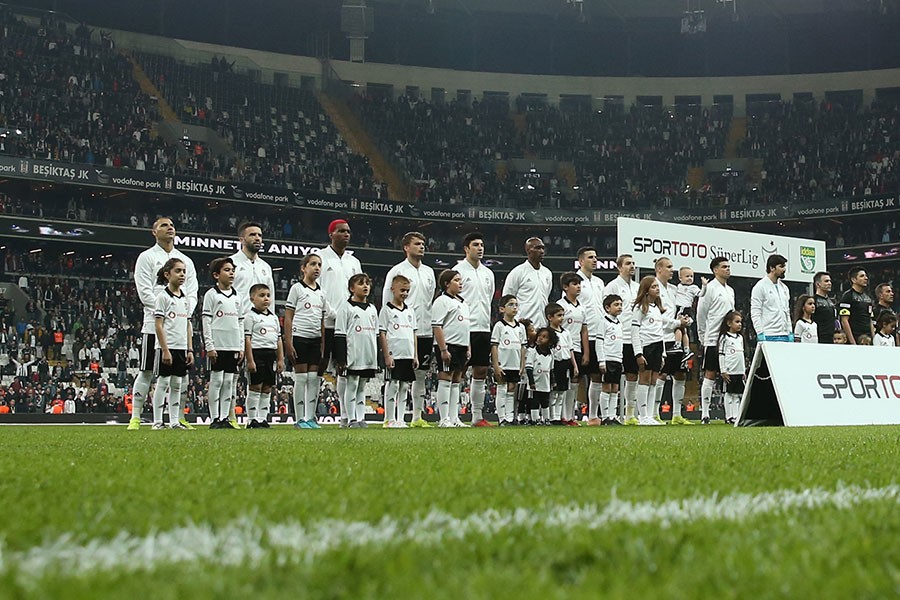 Beşiktaş, Tolgay Arslan'ı süresiz kadro dışı bıraktı