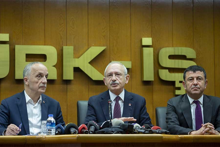 CHP Lideri Kılıçdaroğlu Türk-İş'i ziyaret etti