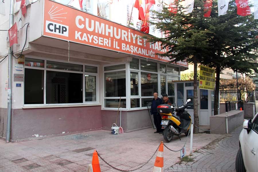 Kayseri'de CHP ilçe başkanlığına zarar veren kişi tutuklandı