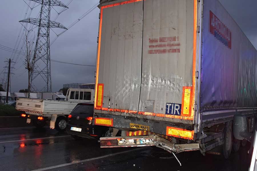 TIR'ın tekeri ile kupası (kabin) arasına sıkışan sürücü öldü