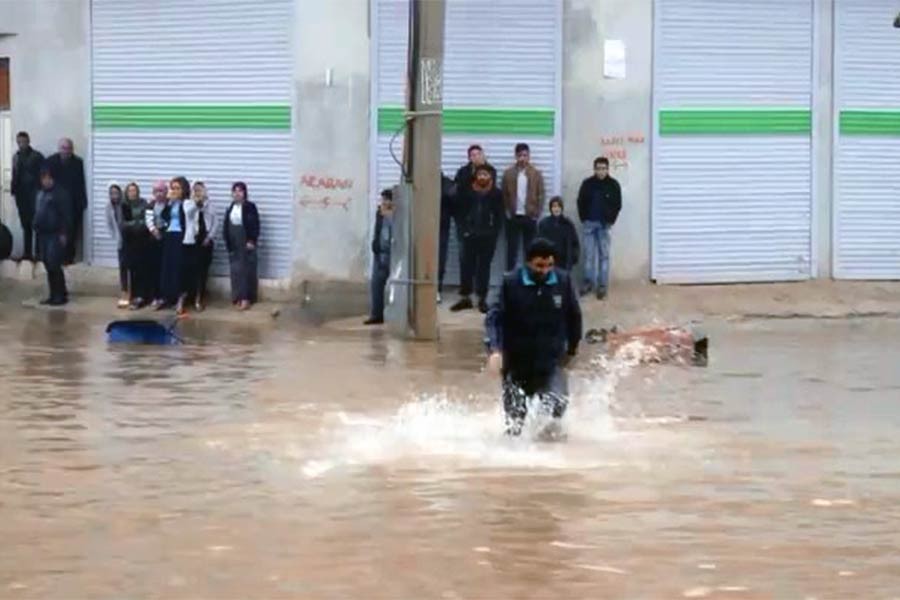 Suruç'u sel vurdu: Ev ve işyerlerini su bastı