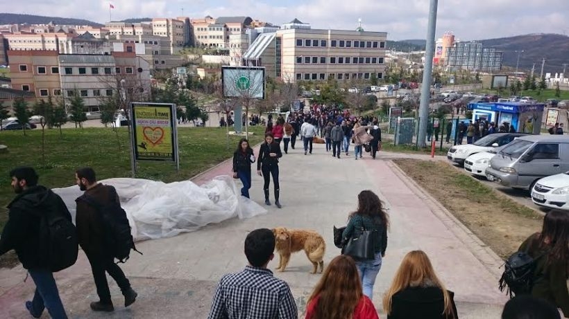 Kocaeli Üniversitesinde sıkıyönetim uygulamaları