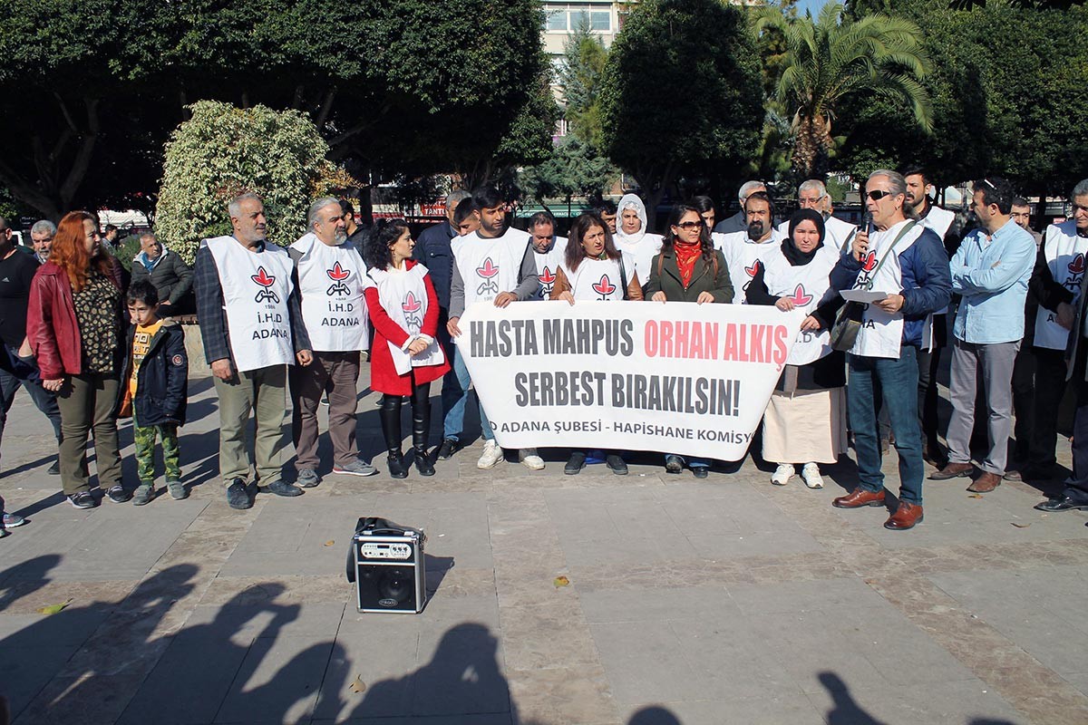 Tarsus'ta hasta tutuklu “toplum için tehlikeli” denilerek bırakılmıyor