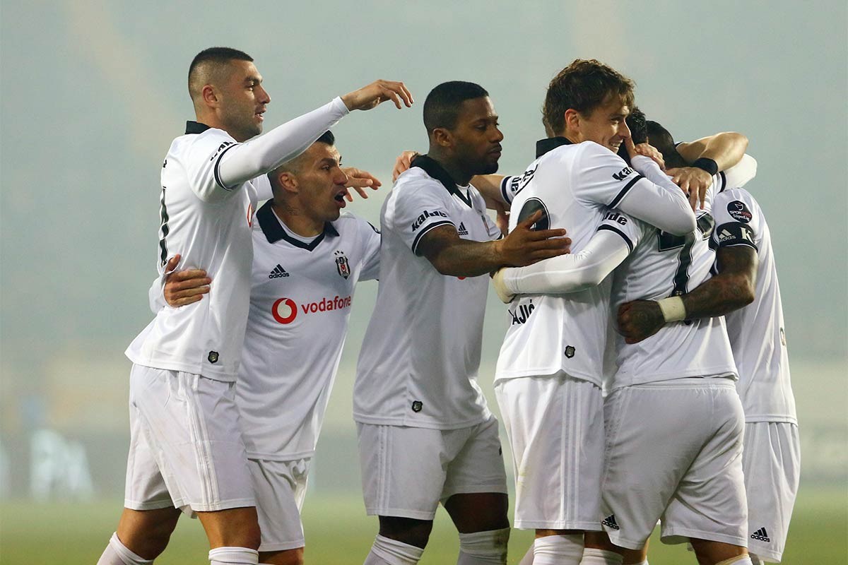 Akhisarspor evinde Beşiktaş’a yenildi: 3-1