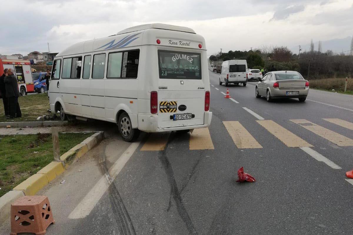 Denizli’de öğrenci servisi kaza yaptı: 4’ü öğrenci 5 kişi yaralandı