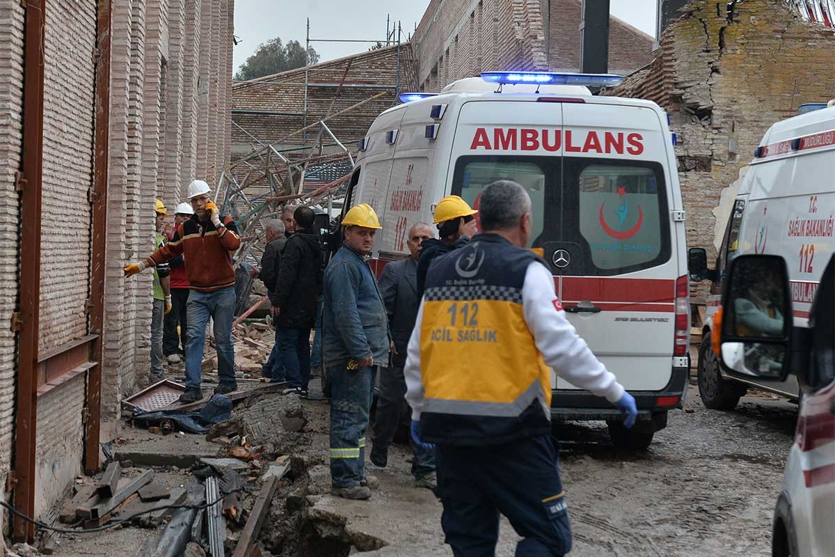 Restorasyon yapılan müzede iskele çöktü: 1 işçi öldü, 5 işçi yaralı