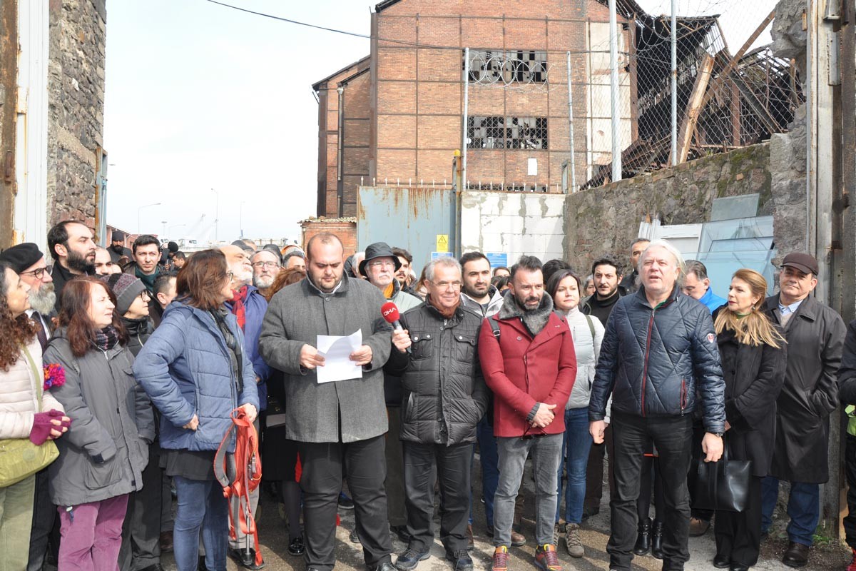 “Alsancak Elektrik Fabrikası satılmasın, kent yaşamına kazandırılsın”