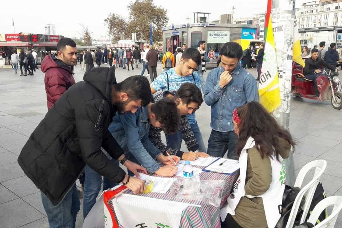 HDP seçim standı polis tarafından kaldırıldı, 5 kişi gözaltına alındı