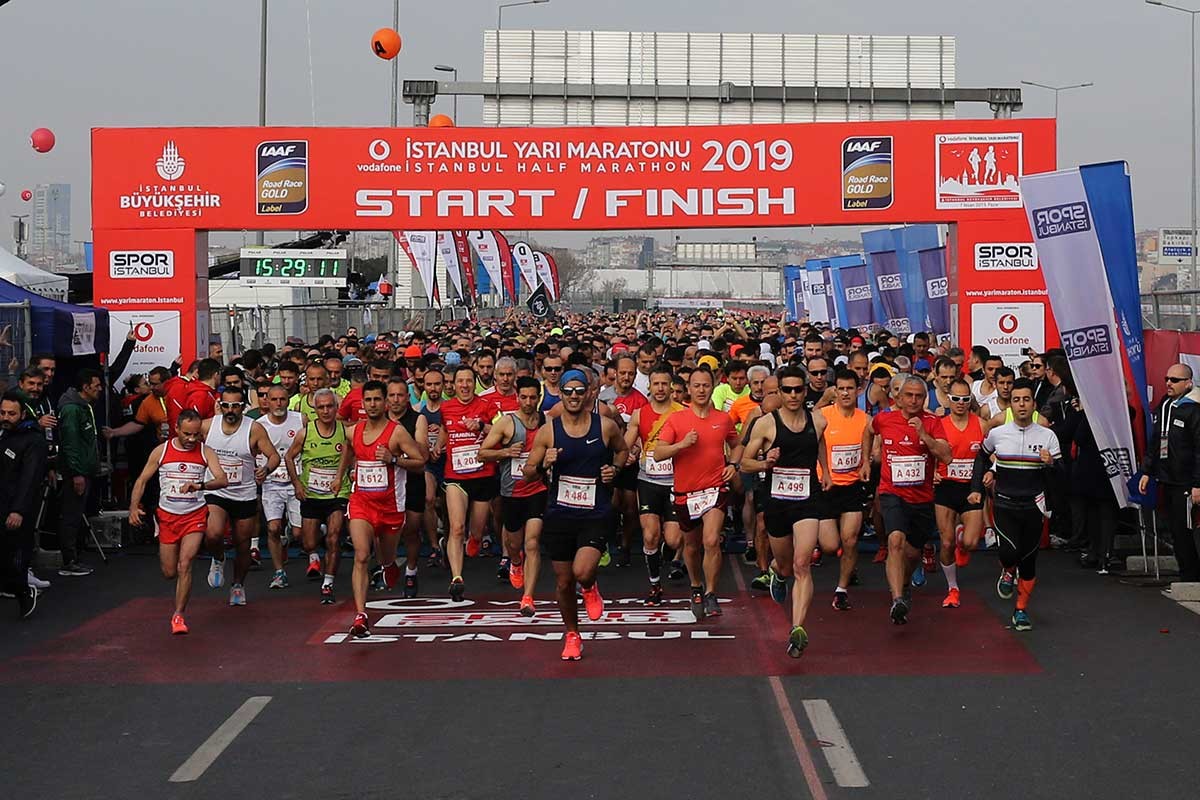 Vodafone İstanbul 14. Yarı Maratonu'na Kenyalılar damga vurdu