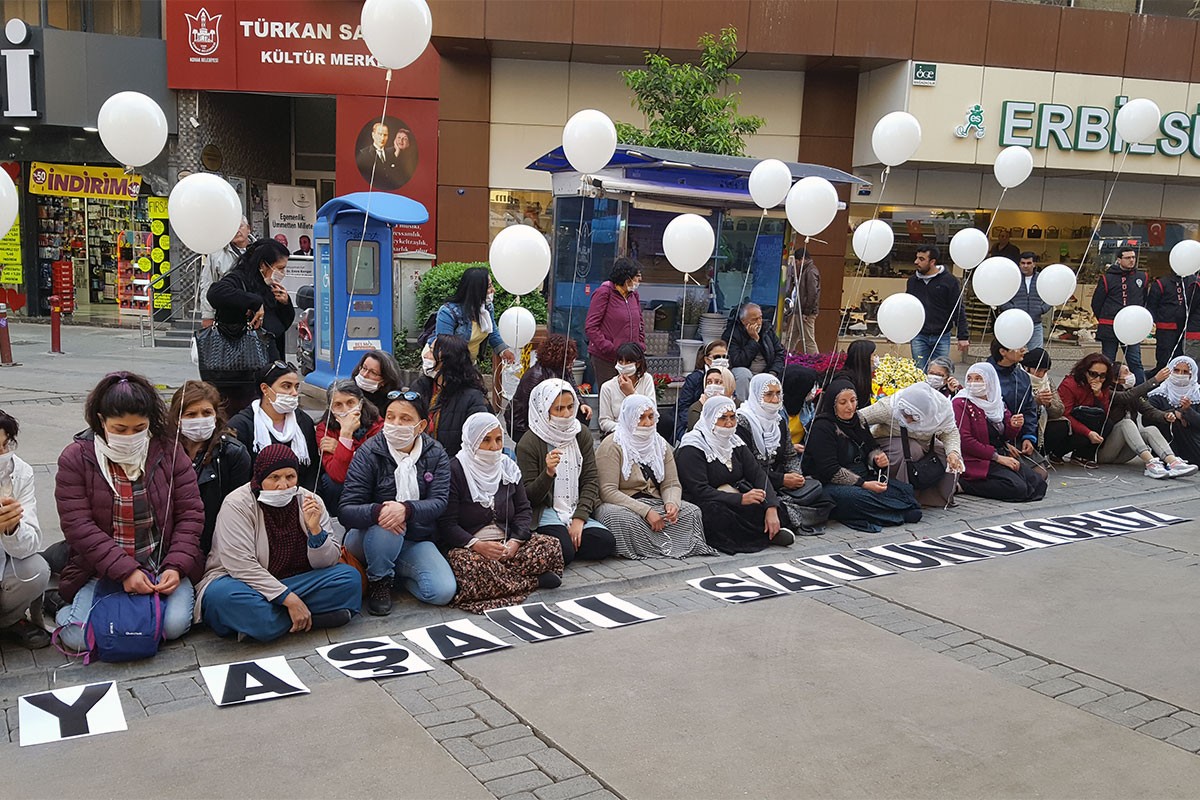 İzmirli kadınlar: Ölümler dursun, yaşamı savunuyoruz