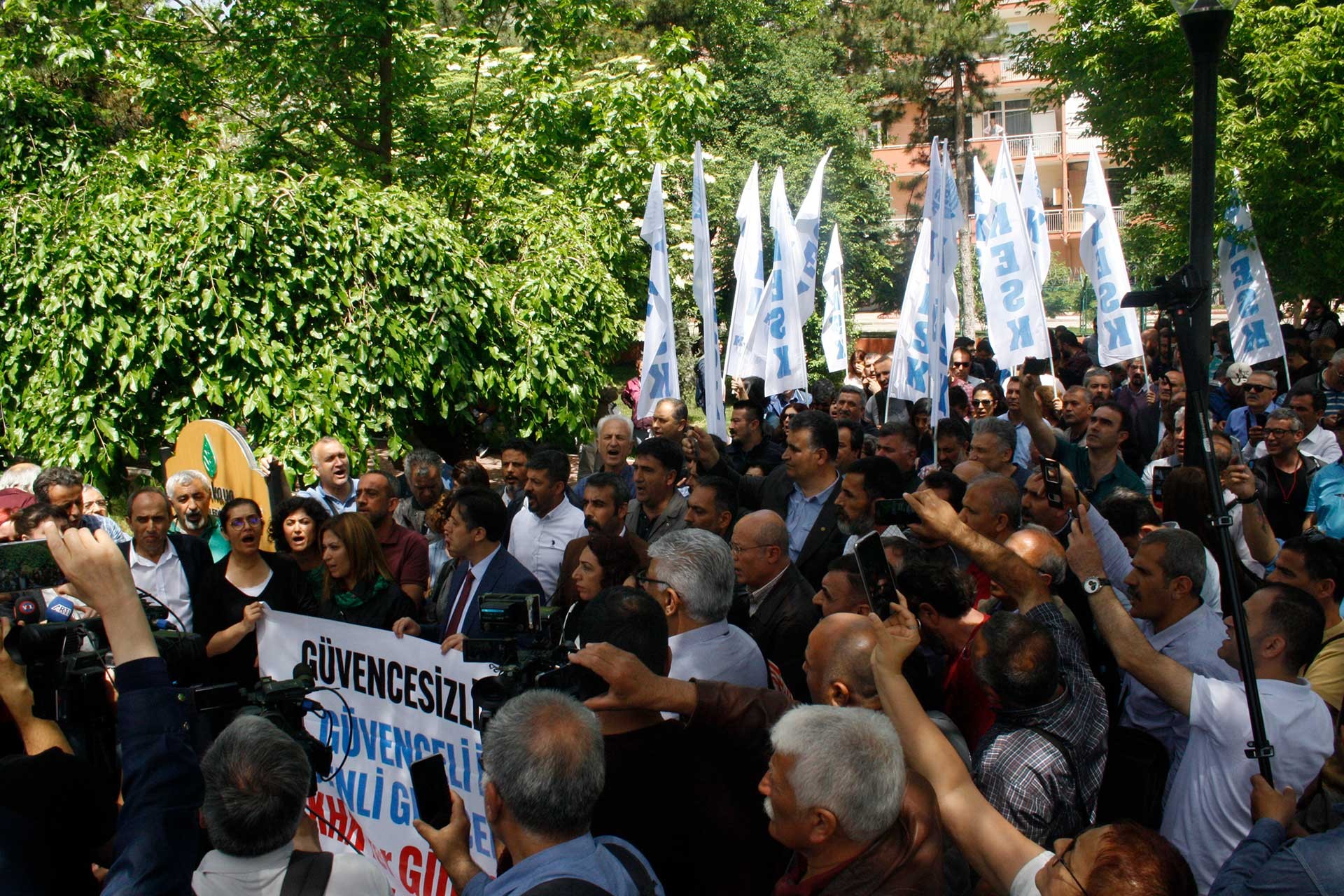 Kamu emekçilerinin Bakanlığa yürümesine izin verilmedi