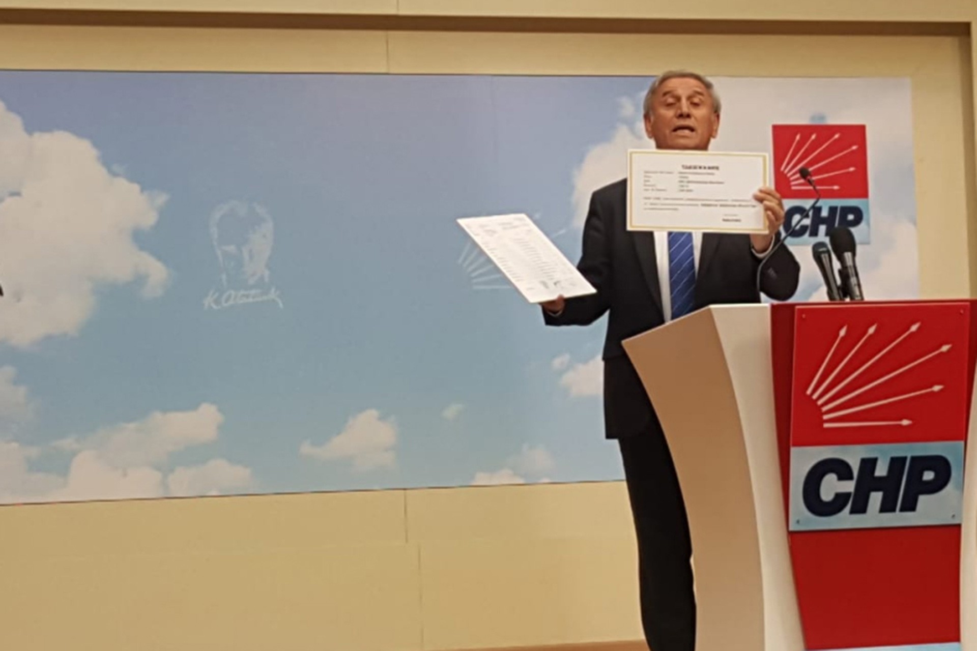 CHP, AKP’ye tasdikname verdi: AKP’nin eğitim karnesi kırıklarla dolu