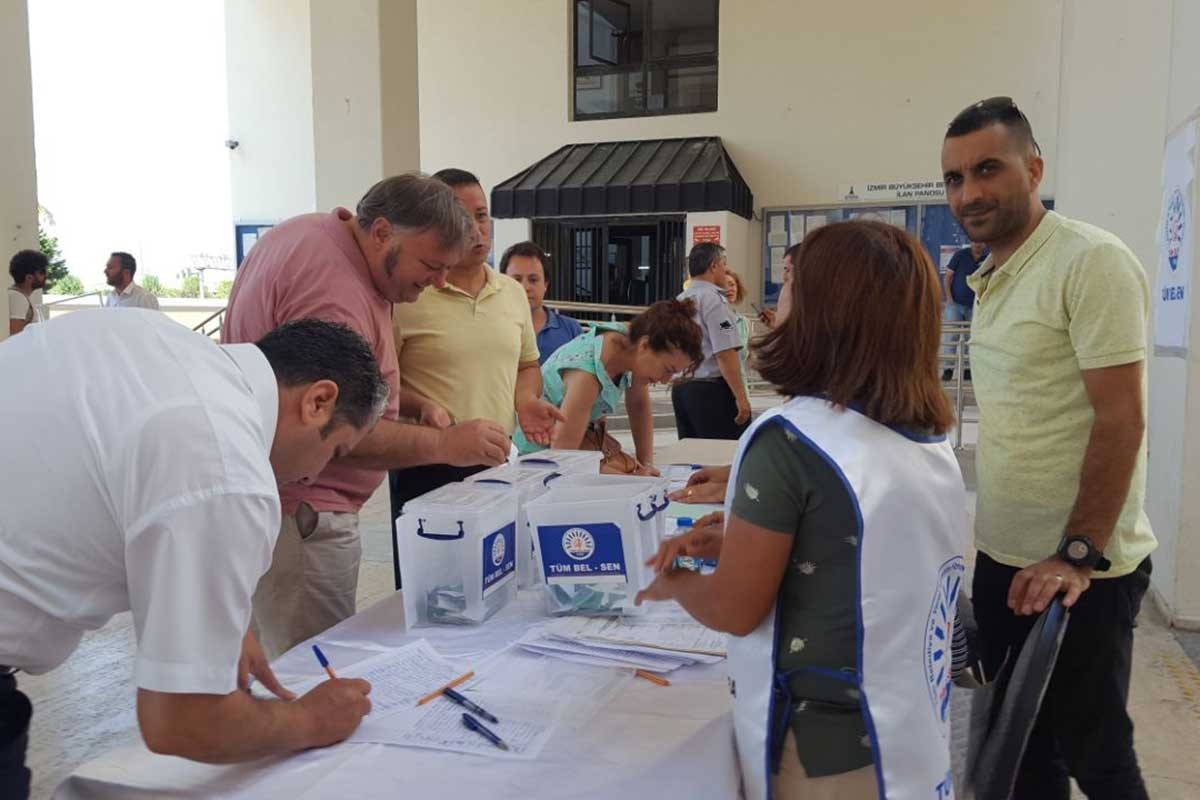 İzmir’de belediye emekçileri TİS aşamasını 'evet' diyerek onayladı