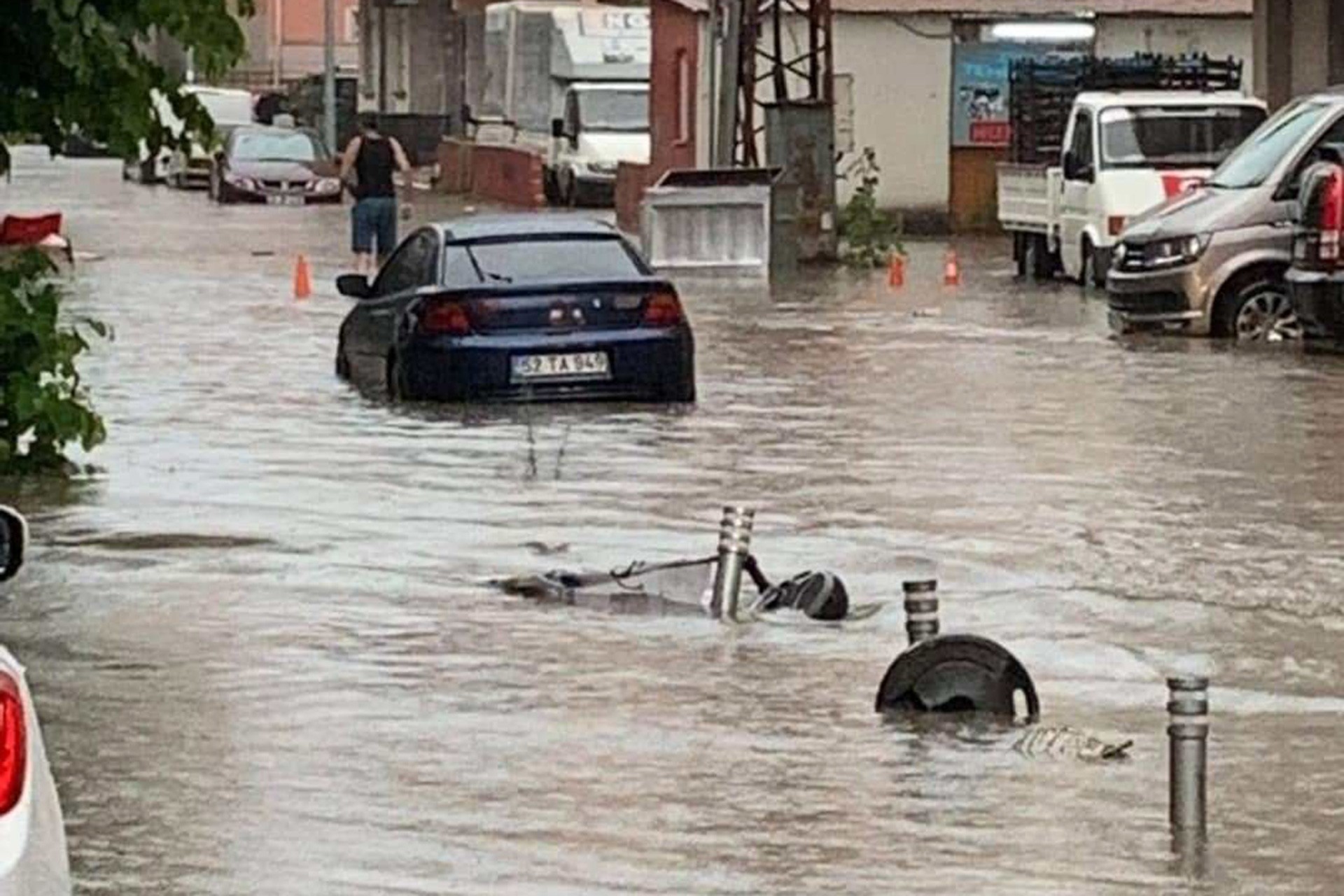 Ordu'da sağanak: Mahsur kalan fındık işçileri kurtarıldı