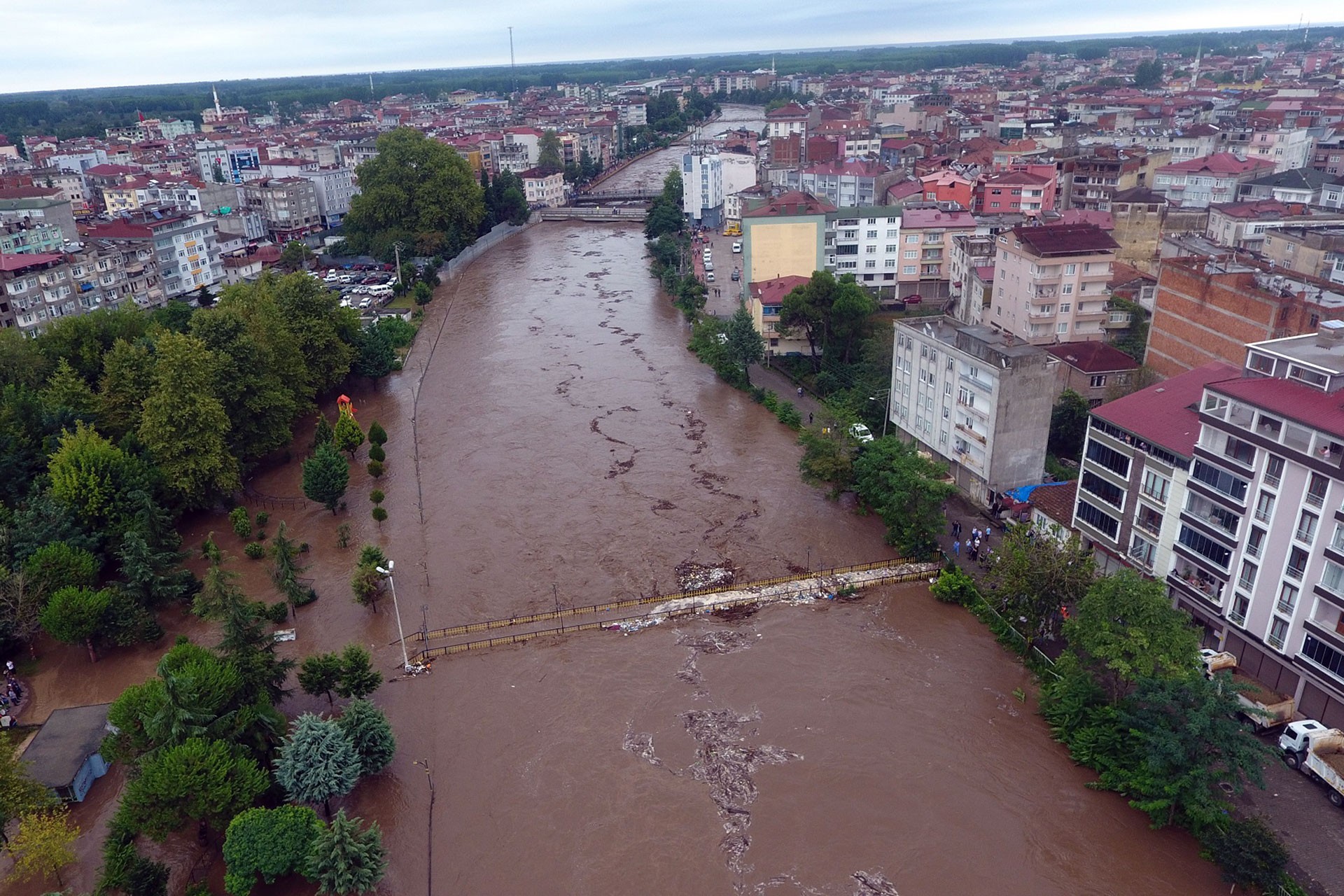 Meteoroloji, AFAD ve İstanbul Valiliğinden yağış ve sel uyarısı