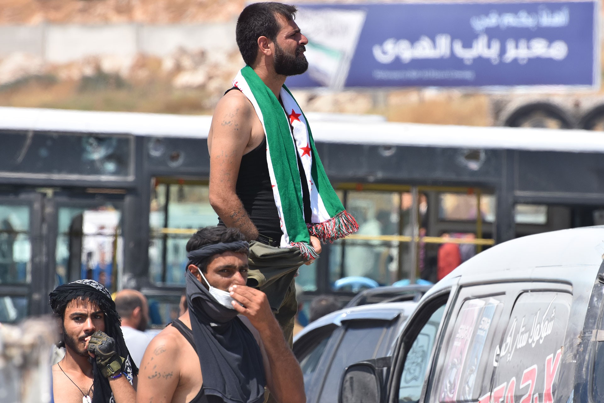 Cihatçılar sınırda Türkiye'yi protesto etti, Cilvegözü sınır kapısı kapatıldı