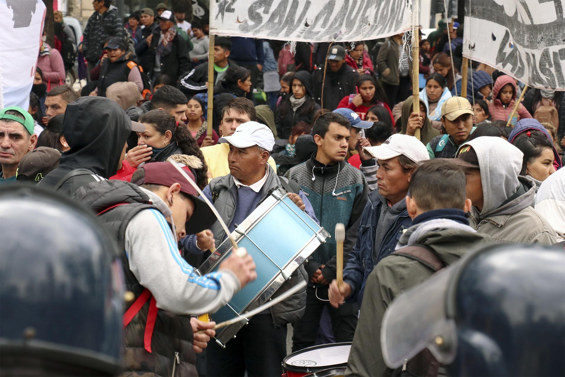 Arjantin'de kriz ve yoksulluk nedeniyle hükümete karşı protesto düzenlendi.