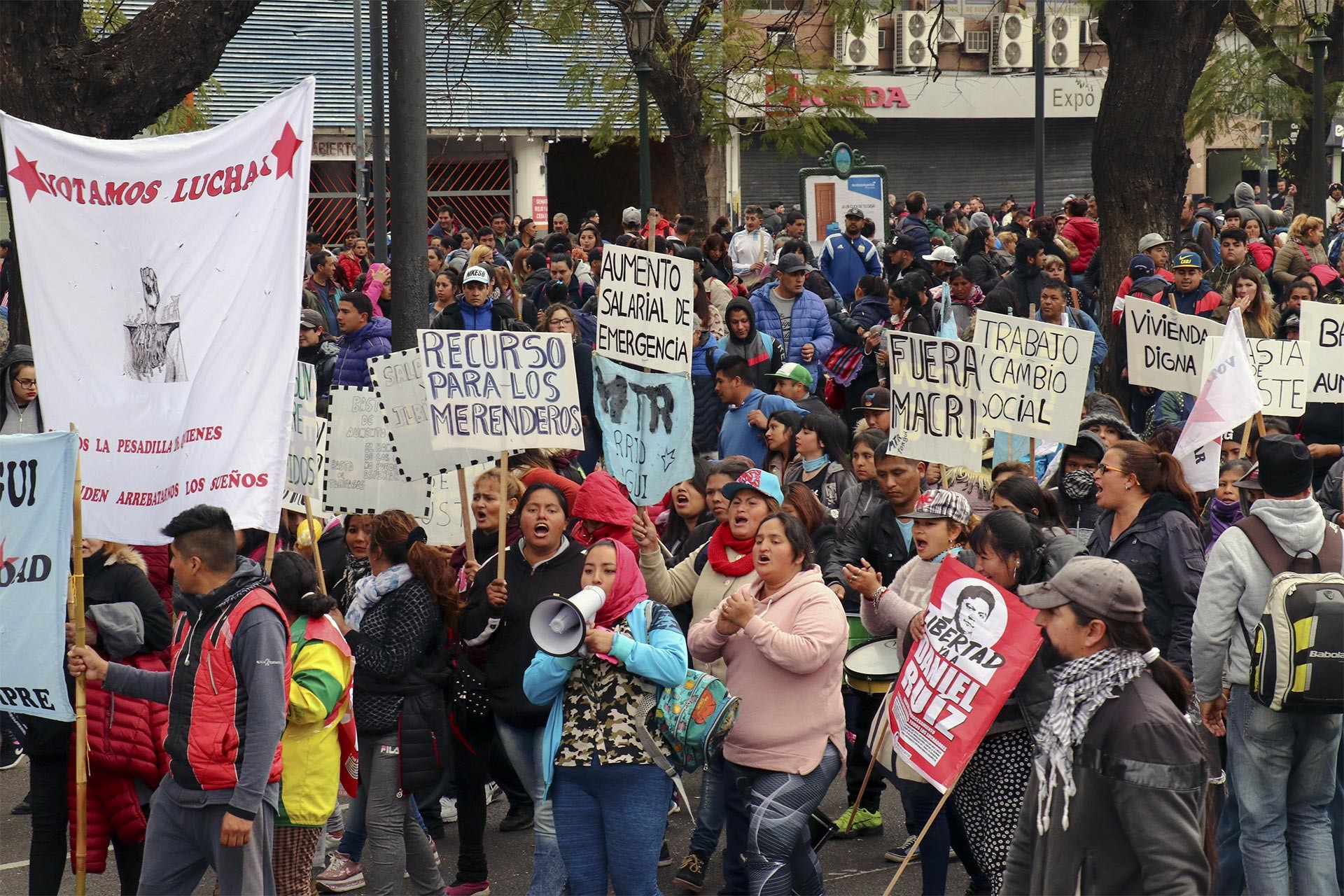 Arjantin'de kriz ve yoksulluk nedeniyle hükümete karşı protesto düzenlendi.