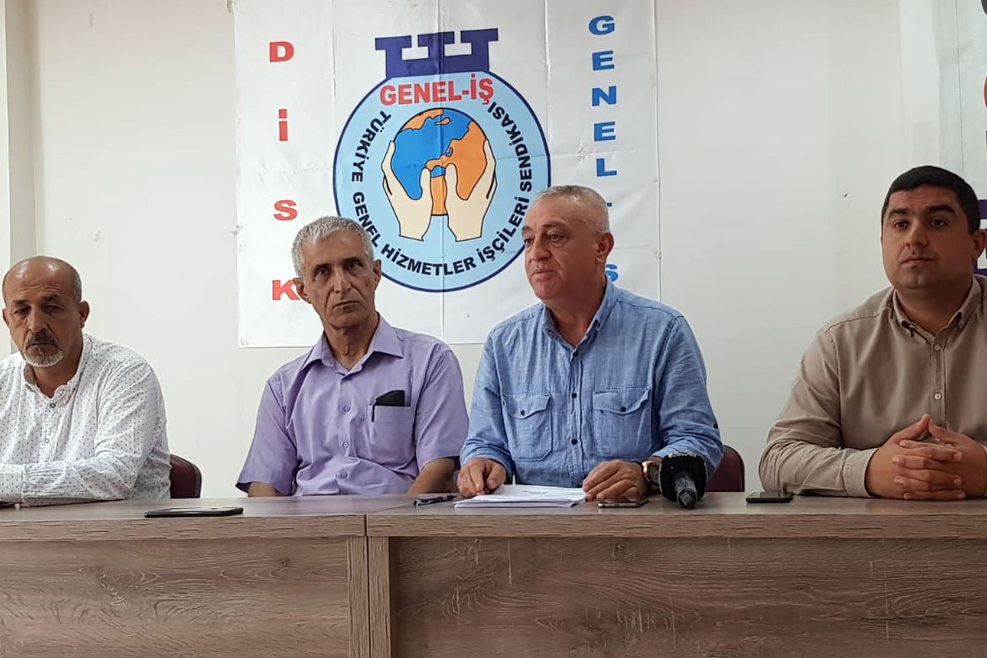 Genel-İş, Akdeniz Belediyesindeki sendikalı işçilere yönelik baskılara tepki gösterdi