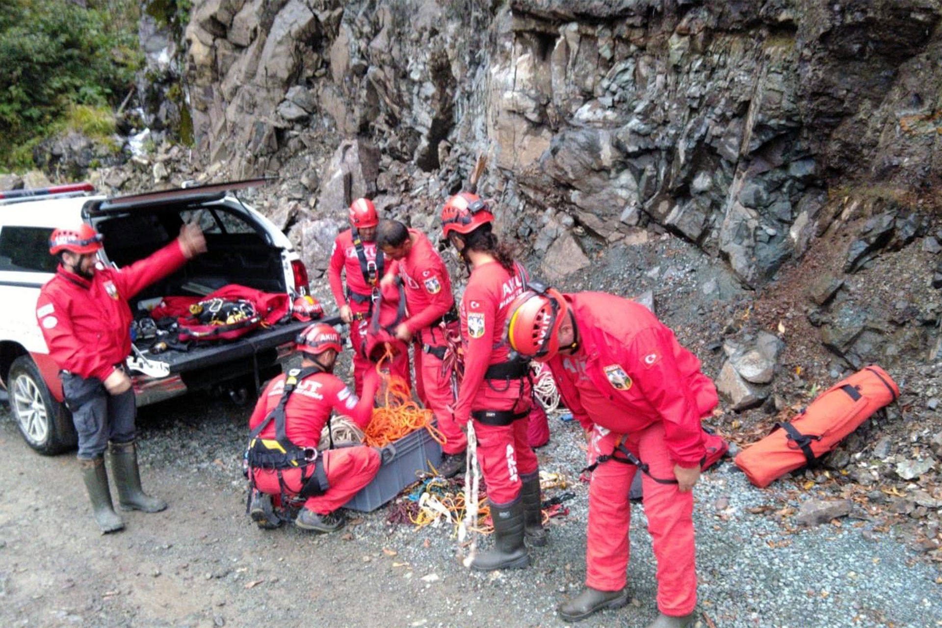 Artvin'de HES inşaatında iş cinayeti: 2 işçi 300 metrelik uçumrumdan yuvarlandı