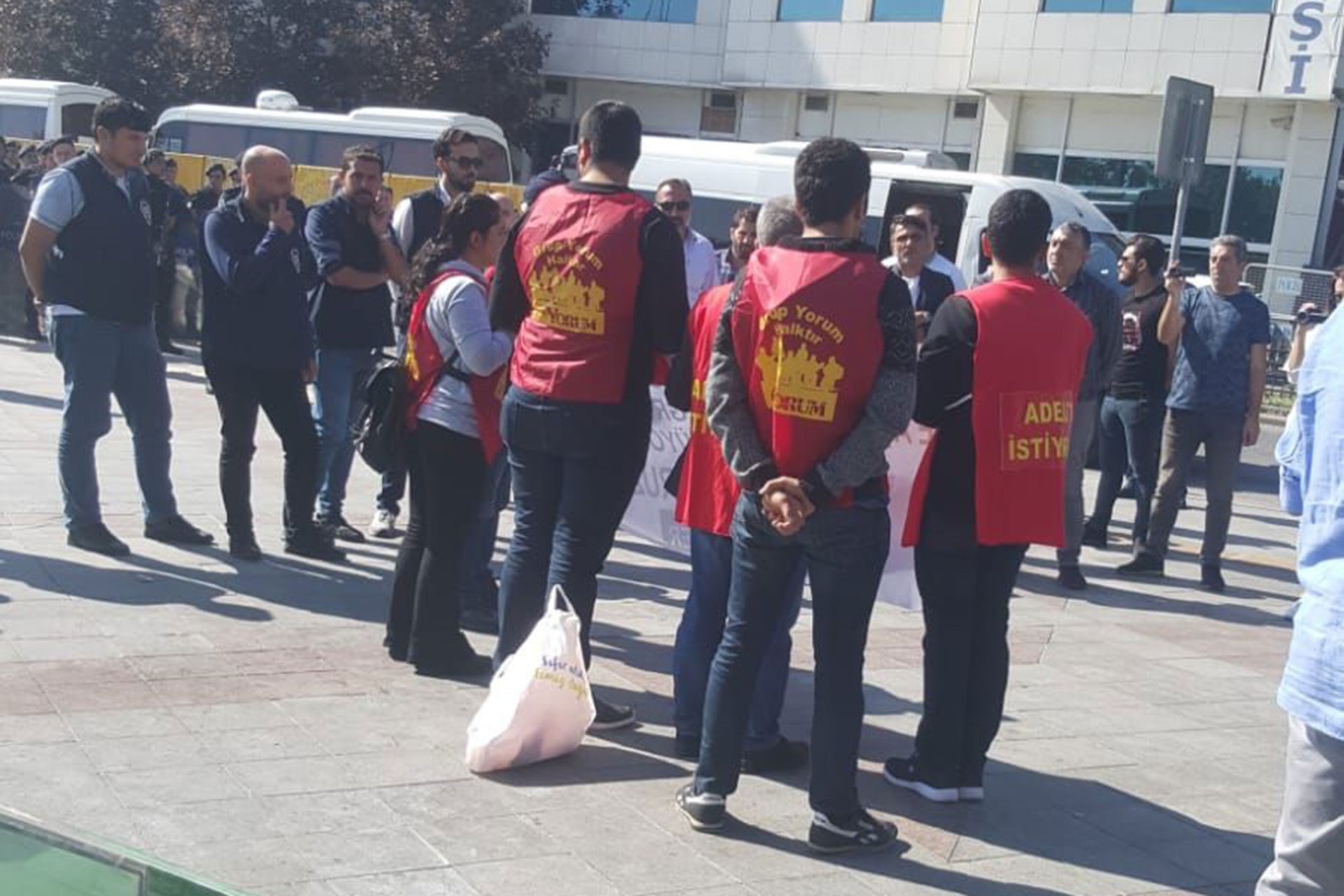 TAYAD'lı ailelerin yürüyüşüne polis müdehale etti: 6 kişi gözaltına alındı