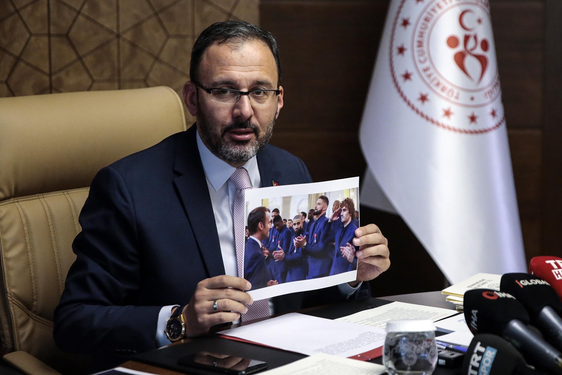 Kasapoğlu, Griezzman'ın fotoğrafını göstererek açıklama yaptı