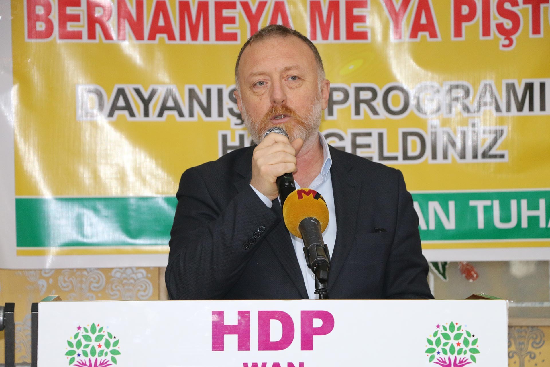 HDP Eş Genel Başkanı Sezai Temelli, katıldığı etkinlikte konuşurken