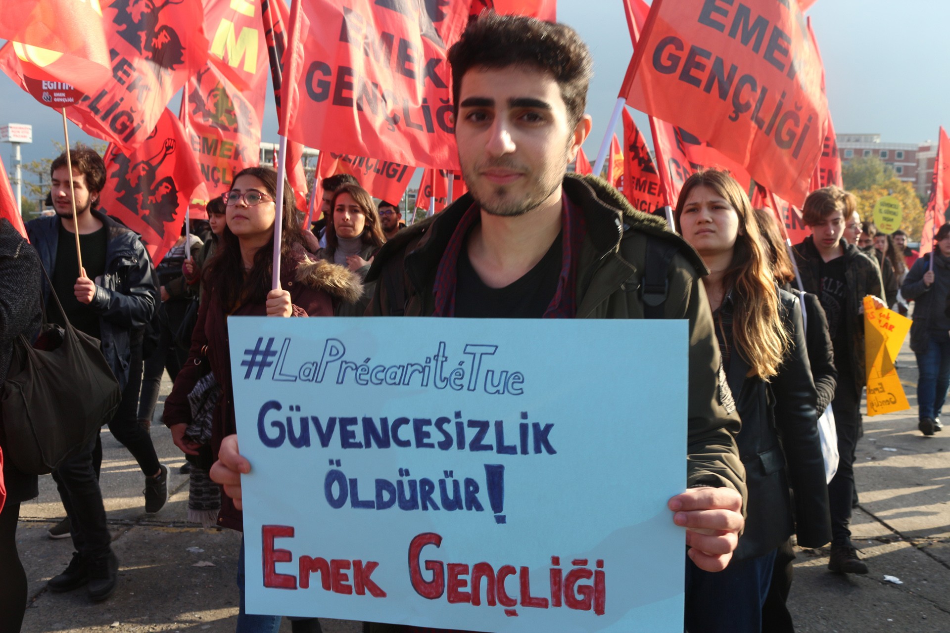 Bakırköy Pazar Alanında toplanan kitle