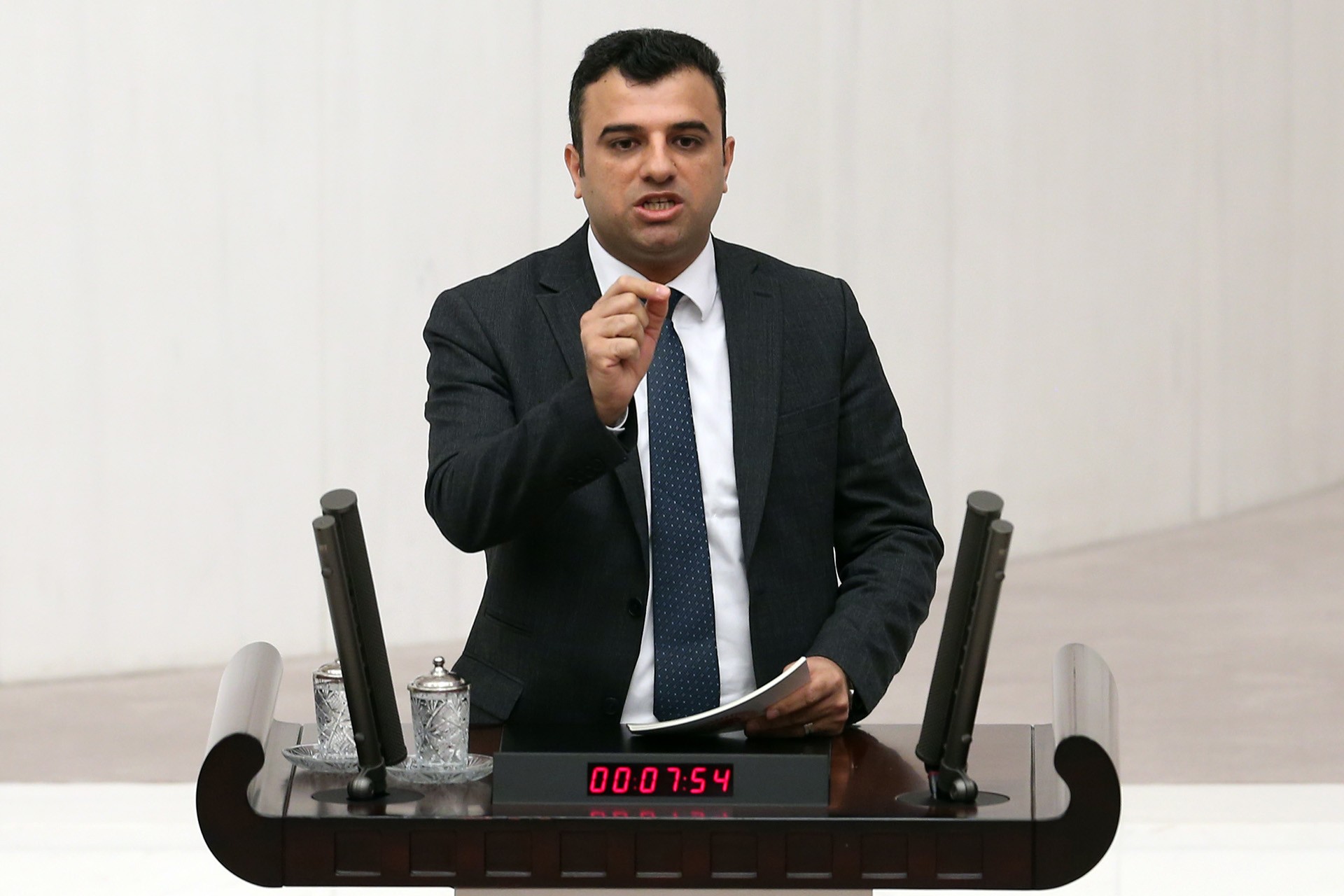 HDP Milletvekili Ali Kenanoğlu Meclis kürsüsünde konuşuyor